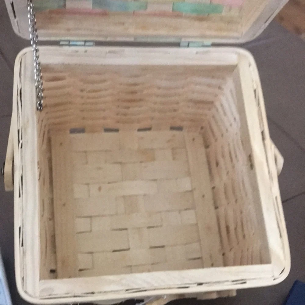N/A beautiful basket
